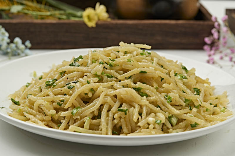 葱香洋芋擦擦（小炒擦土豆丝）