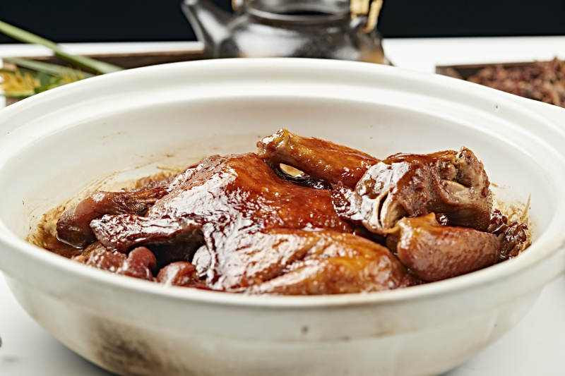 砂锅干烧农家柴鸡