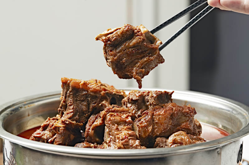 红焖羊脊骨羊蝎子