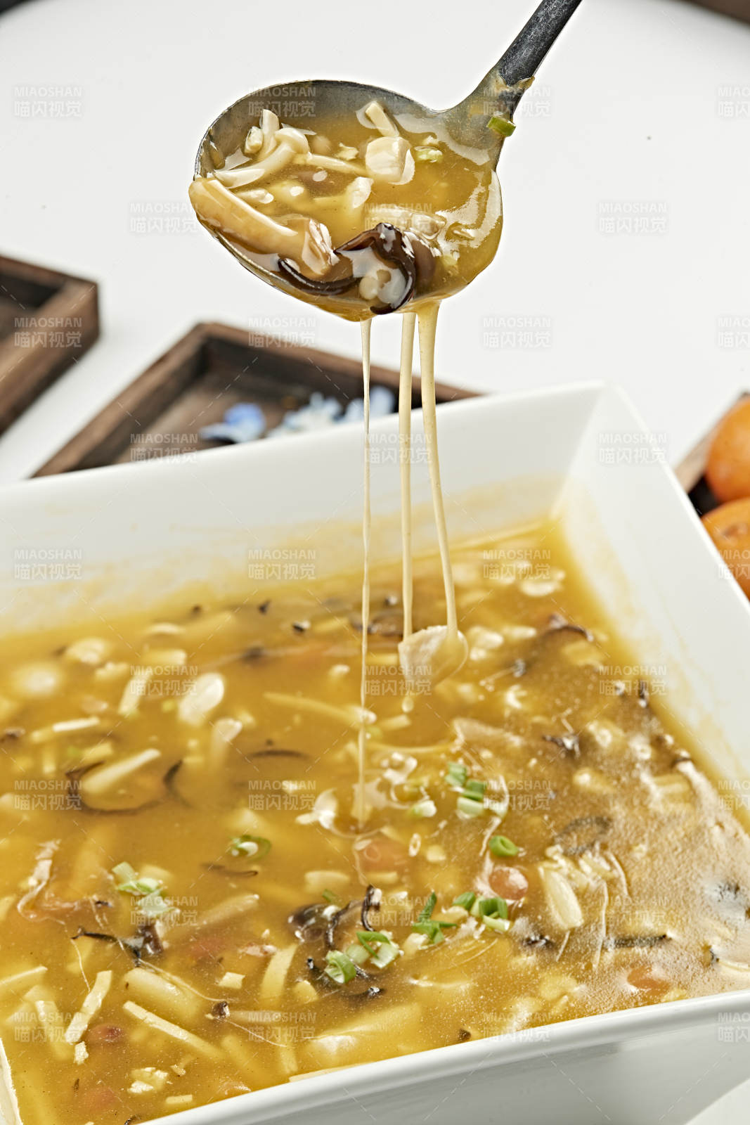 酸辣雜菌豆腐牛骨髓湯