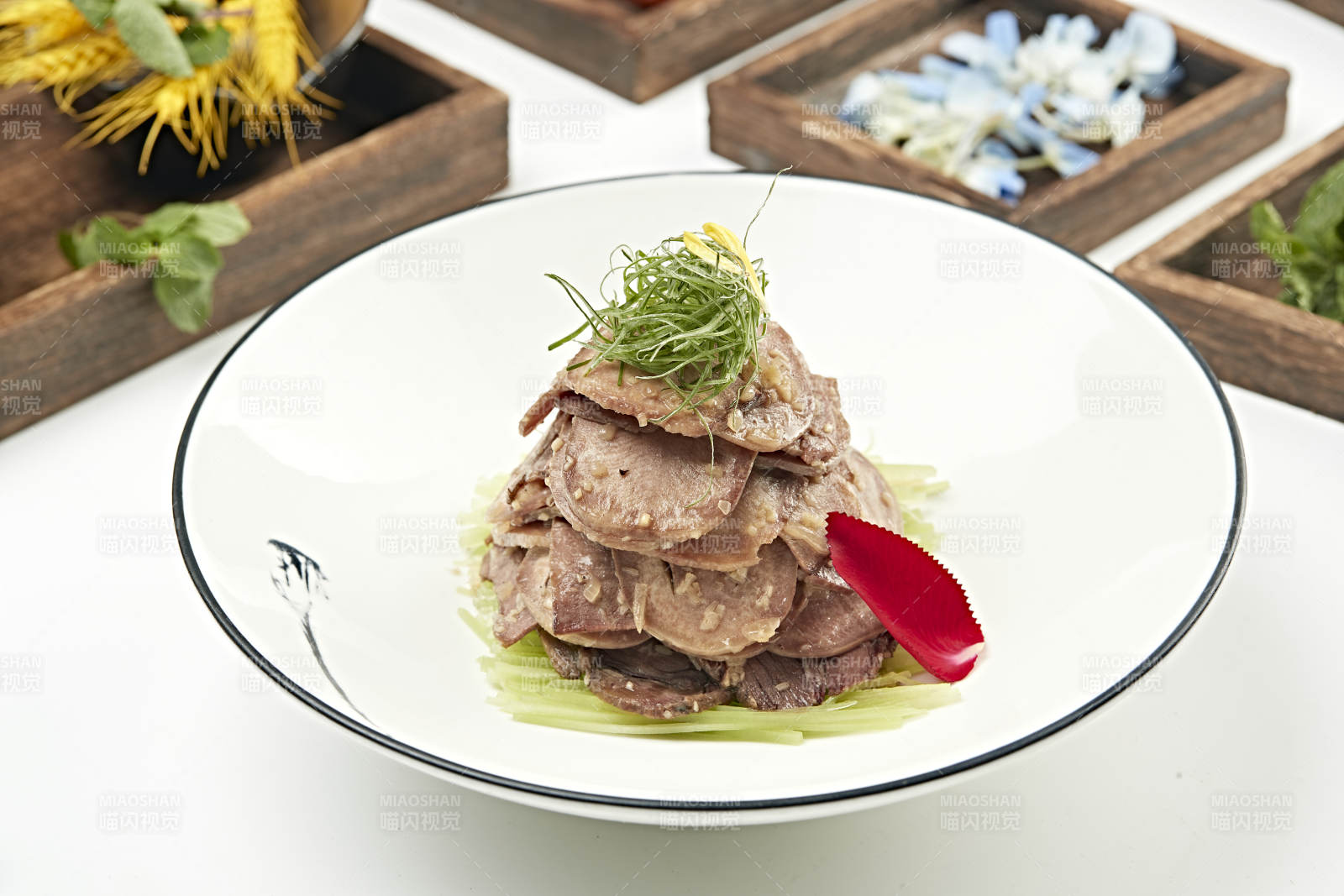 凉拌蒜香口条切片牛舌