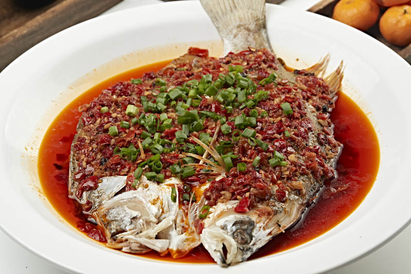 湘味剁椒蒸海鲈鱼