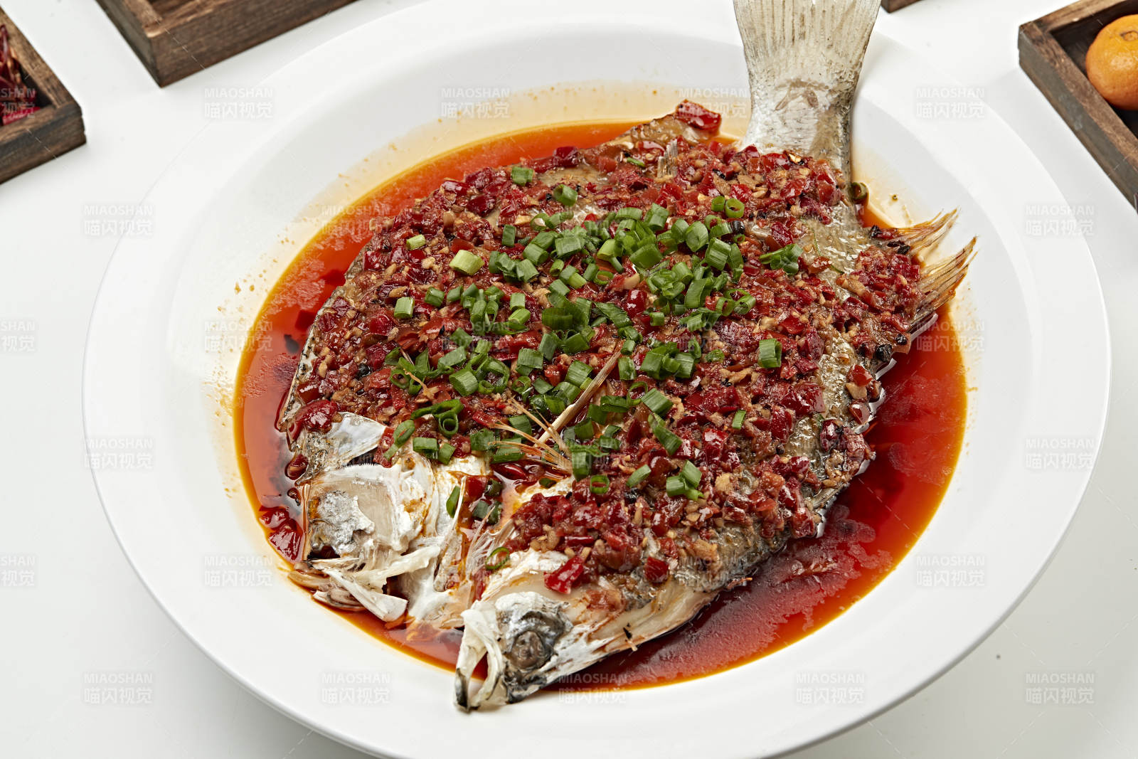湘味剁椒蒸海鲈鱼