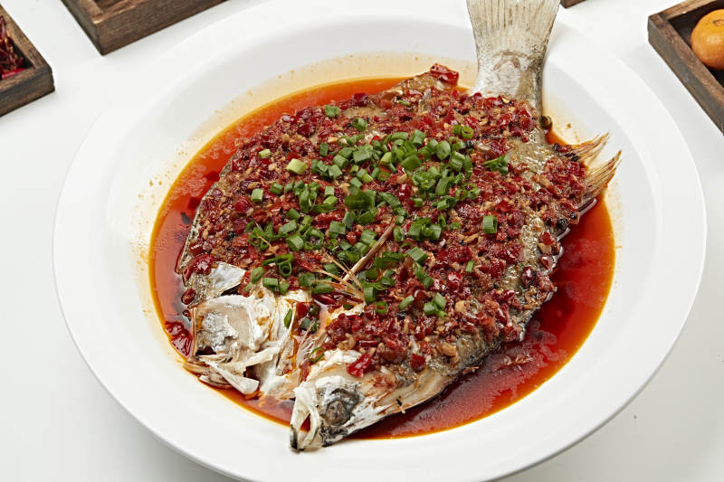 湘味剁椒蒸海鲈鱼
