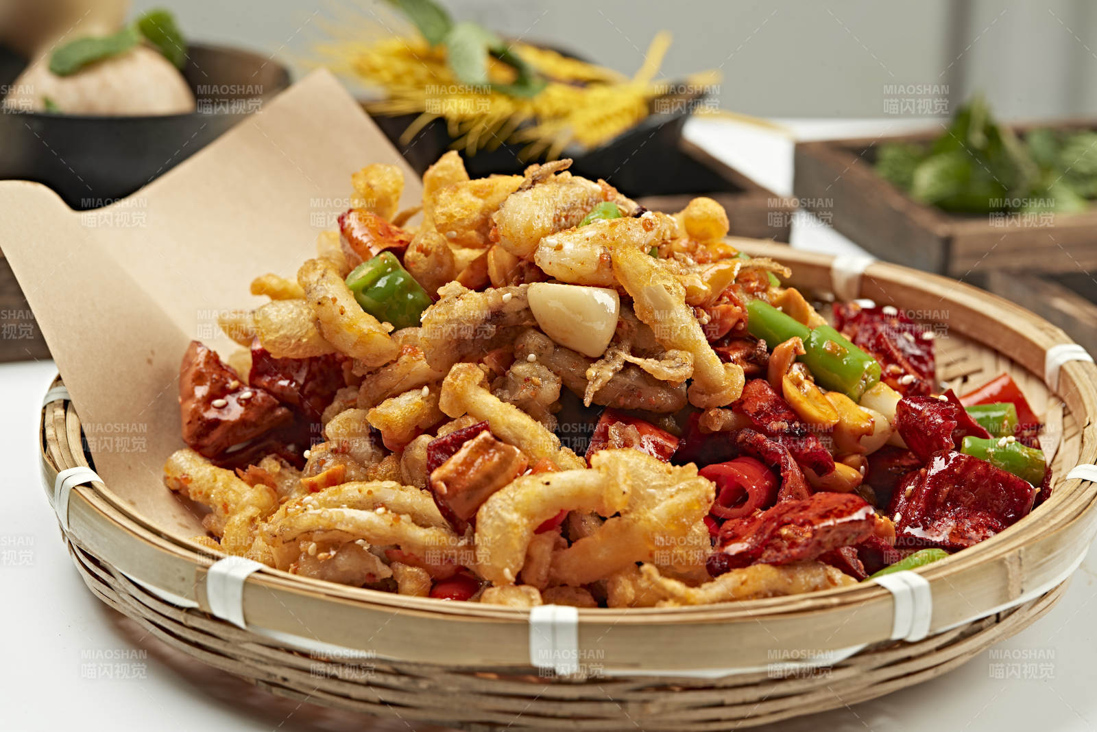 香辣酥炸鱿鱼须海鲜菇