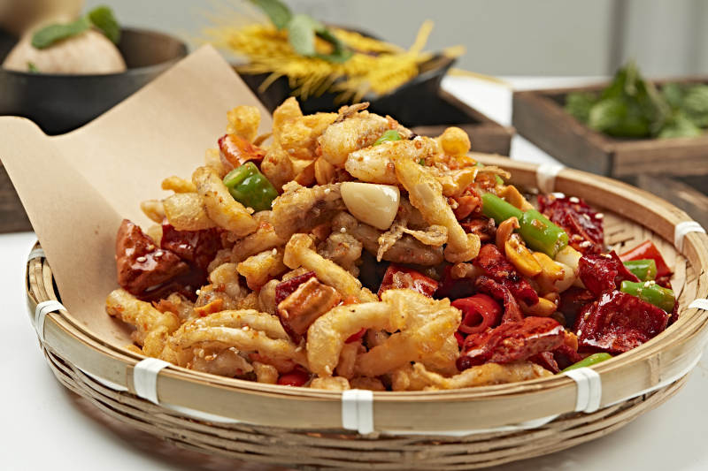 香辣酥炸鱿鱼须海鲜菇