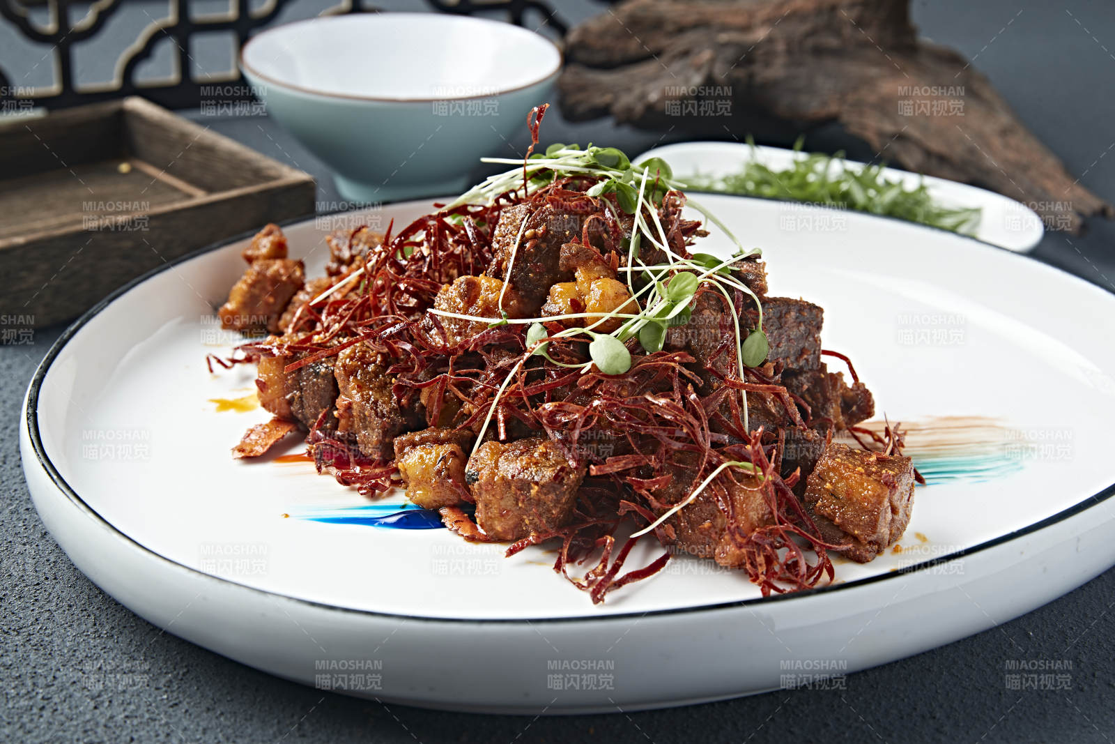 火边子辣椒自然炸羊肉