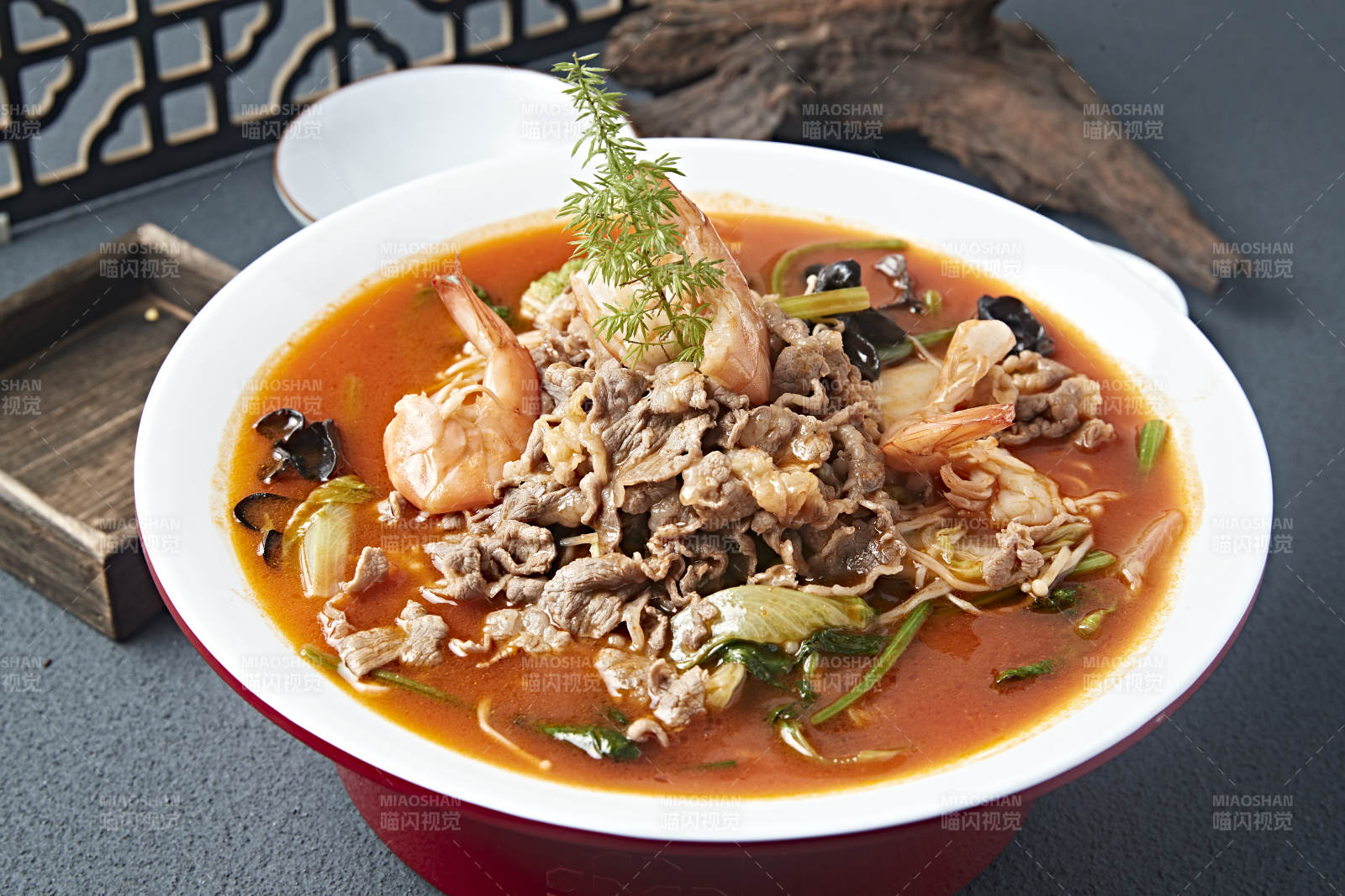 酸汤羊肉烩大虾