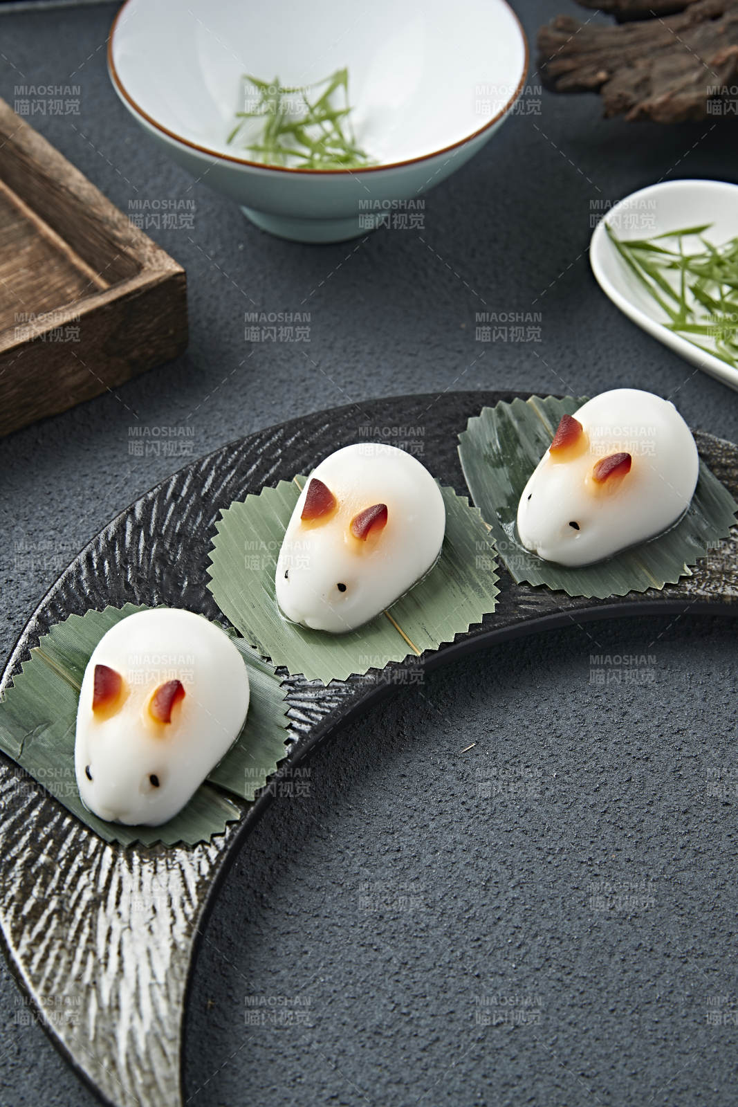 玉兔造型的椰奶布丁