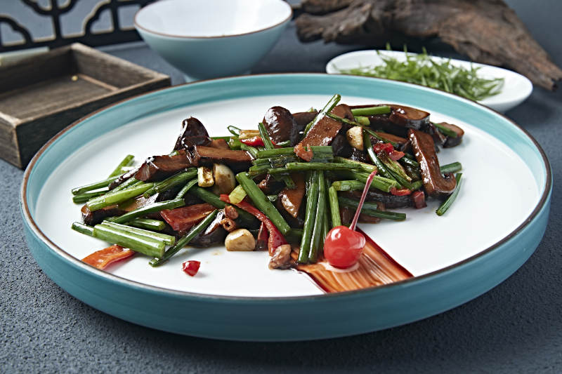 蒜香爆炒牛肝菌