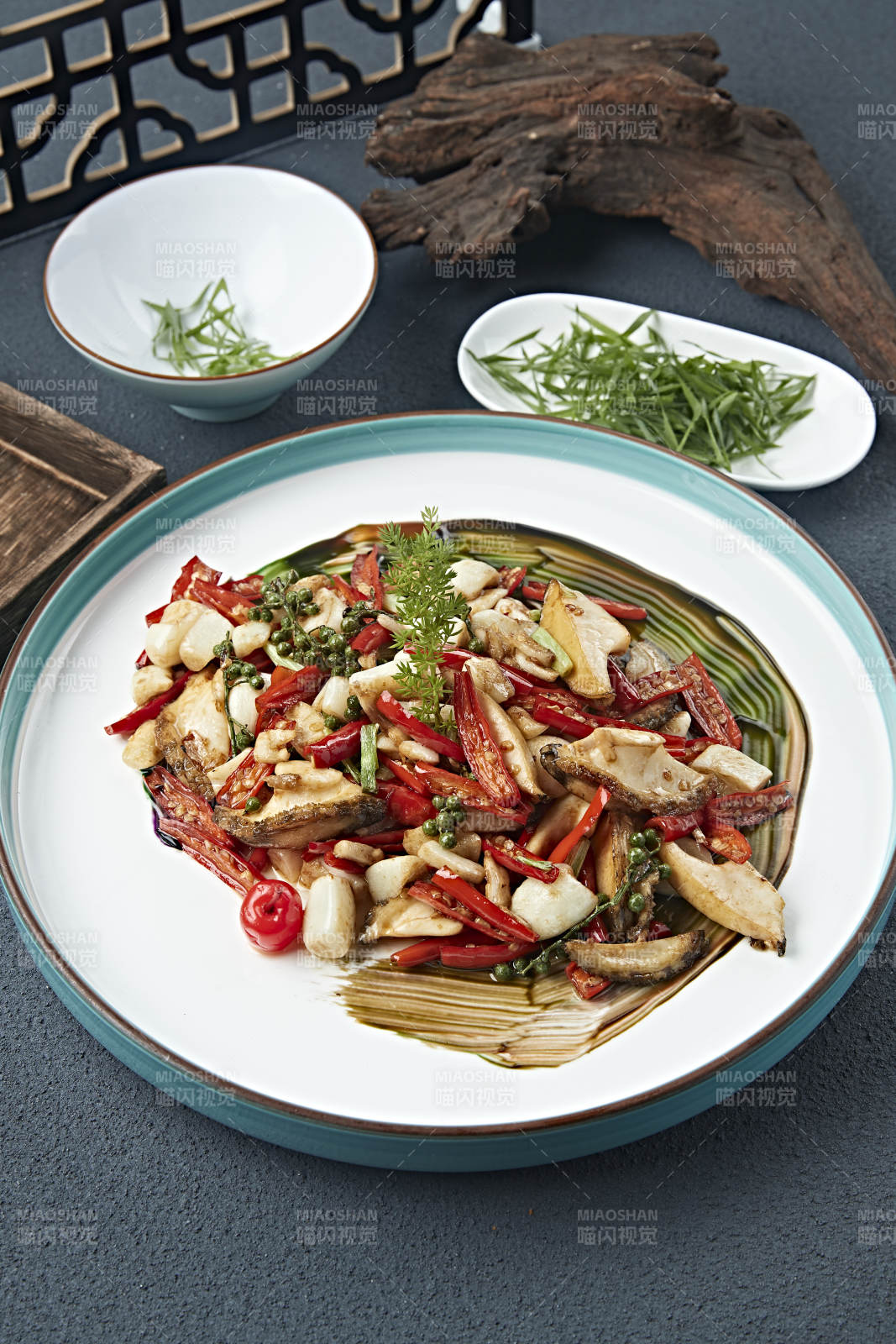 椒麻蒜香米椒炒鲜鲍鱼