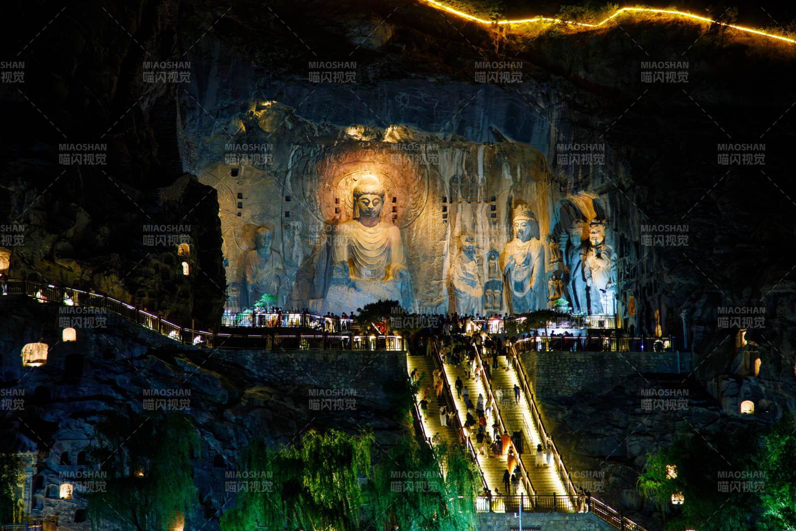 洛阳市龙门石窟卢舍那大佛夜景