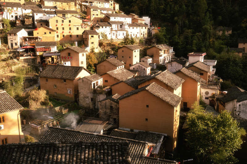 山间村落晨曦图