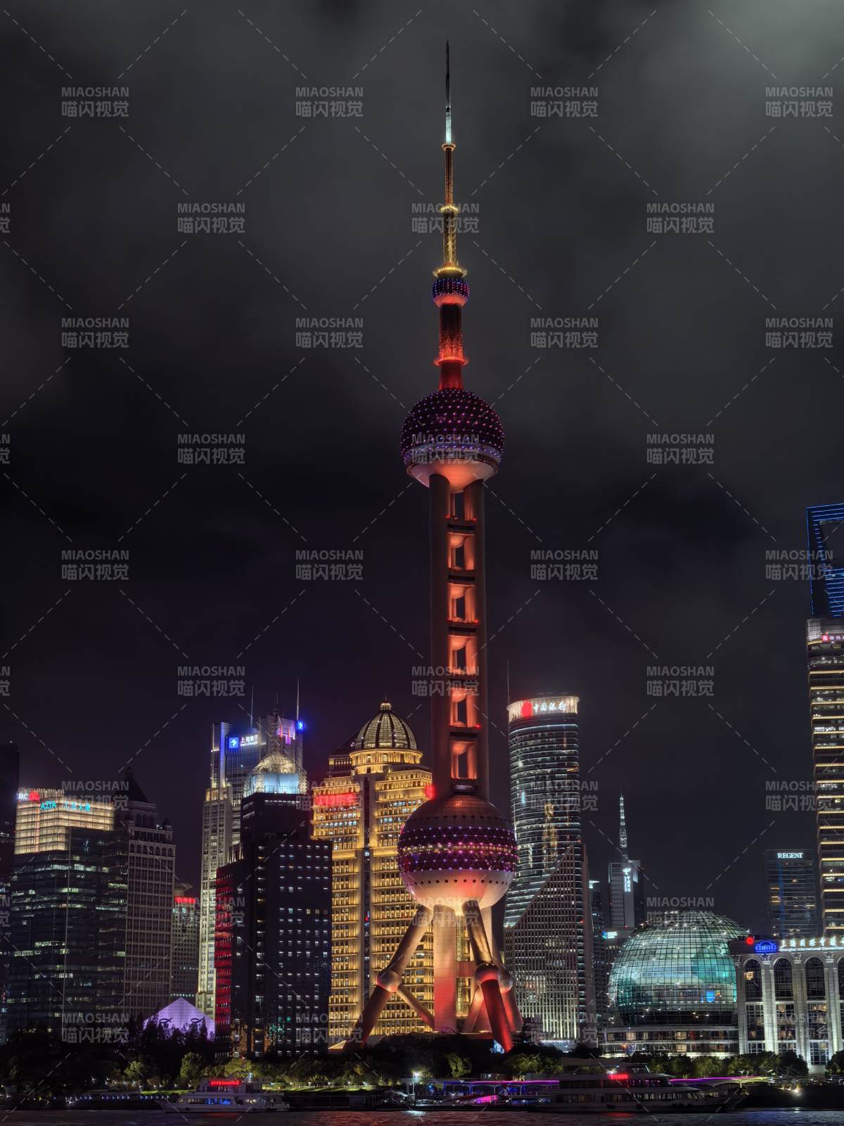 东方明珠夜景璀璨