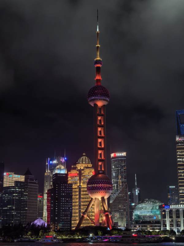 东方明珠夜景璀璨