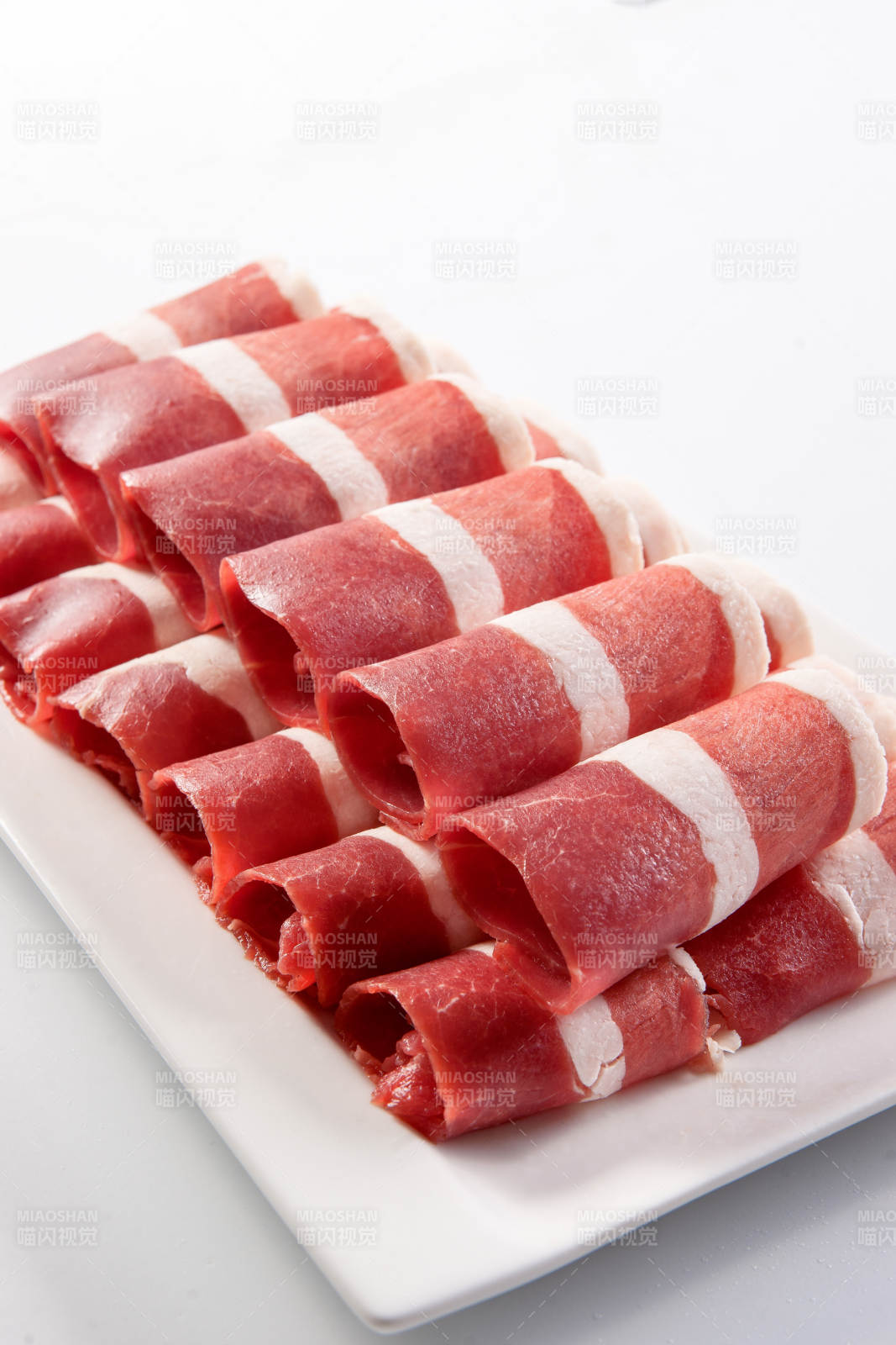 草原肥羊肥牛肉卷-摄影图