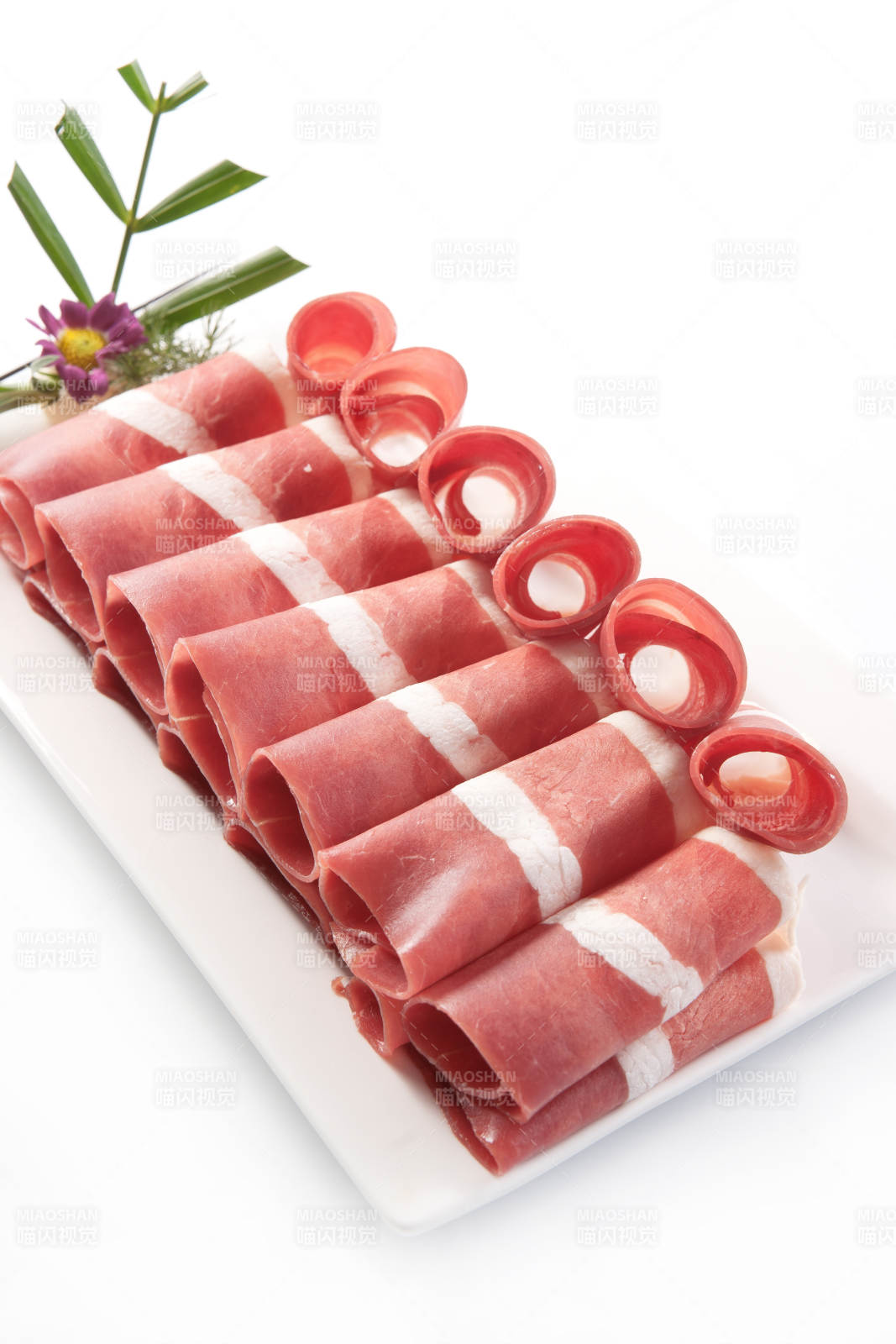 草原肥羊肥牛肉卷-摄影图