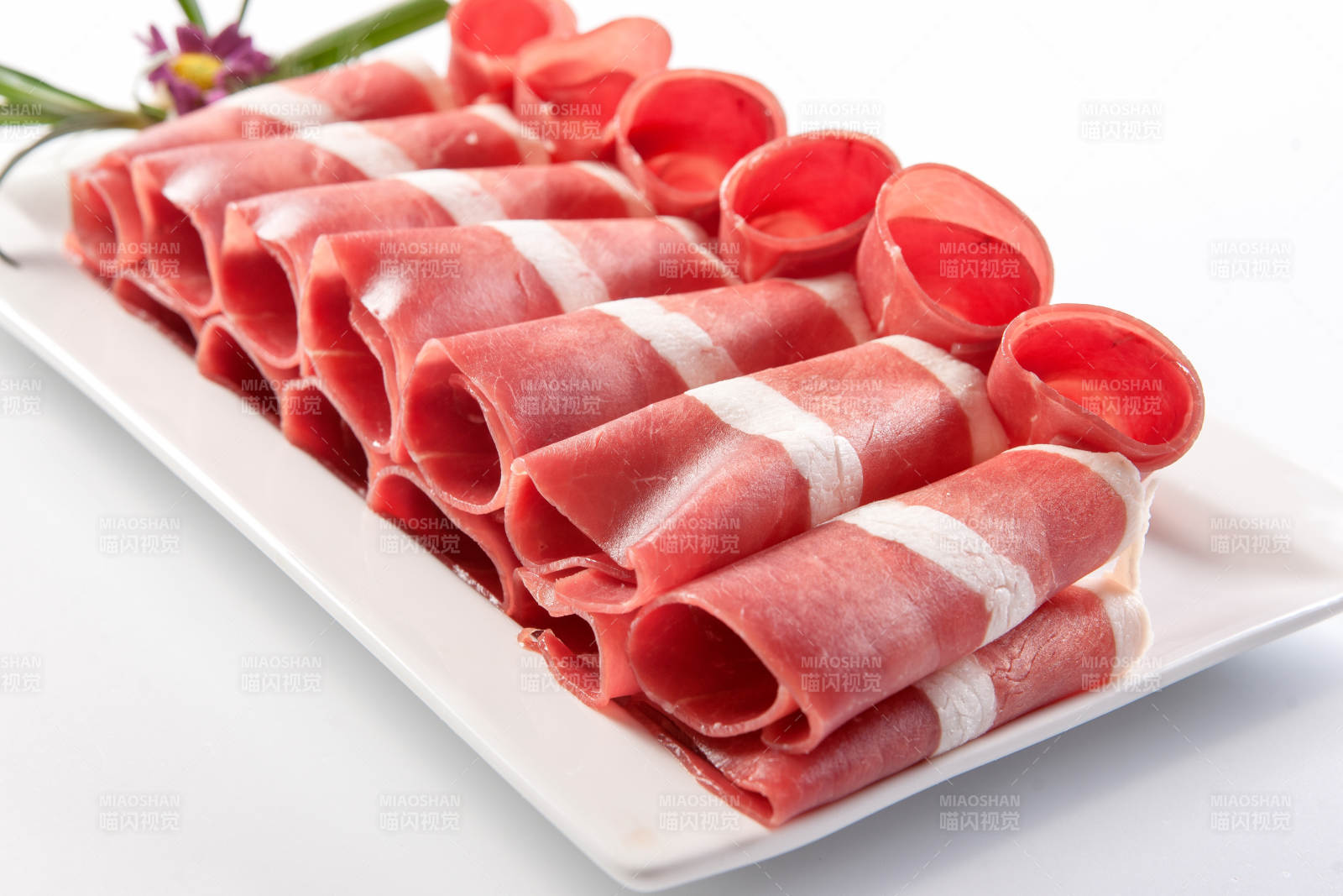 草原肥羊肥牛肉卷-摄影图