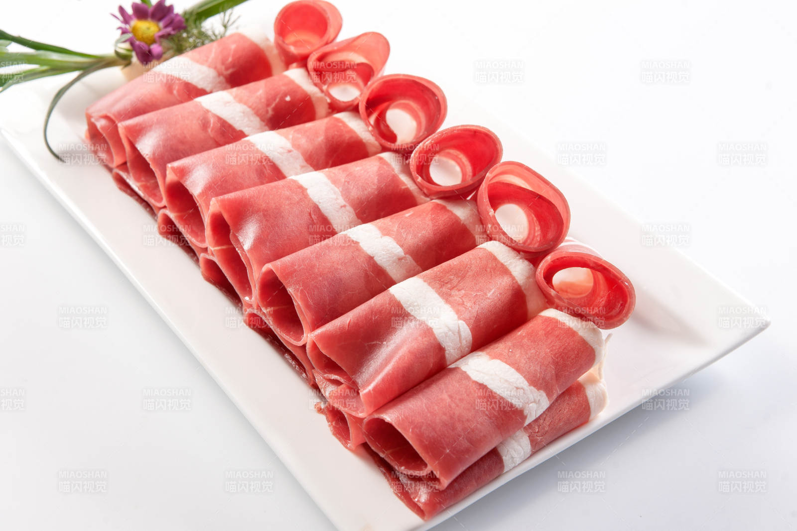 草原肥羊肥牛肉卷-摄影图