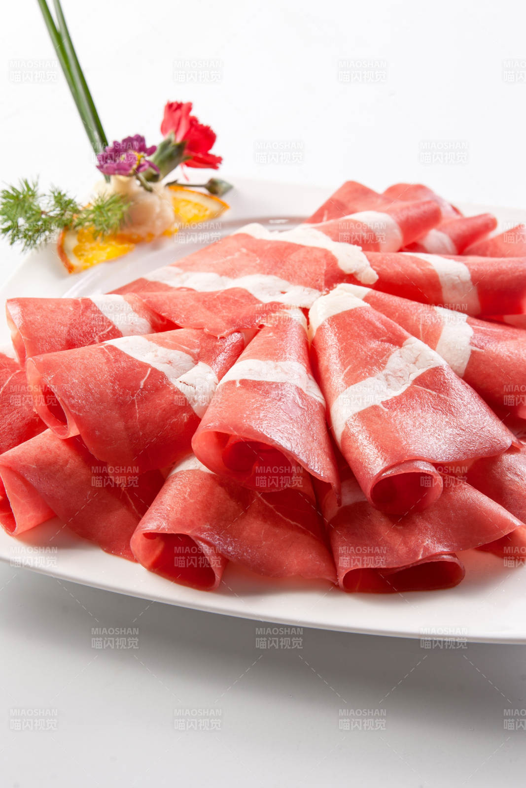 草原肥羊肥牛肉卷-摄影图