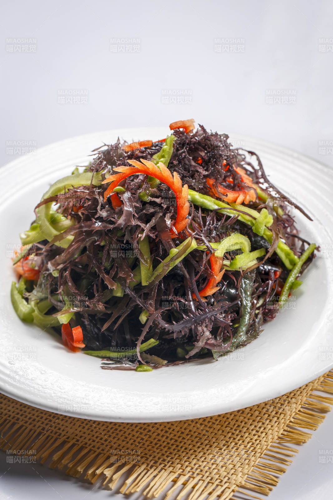 彩椒苦瓜拌海菜