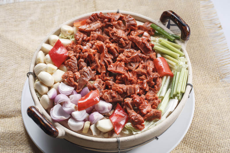 砂鍋蒜子生啫雞胗花