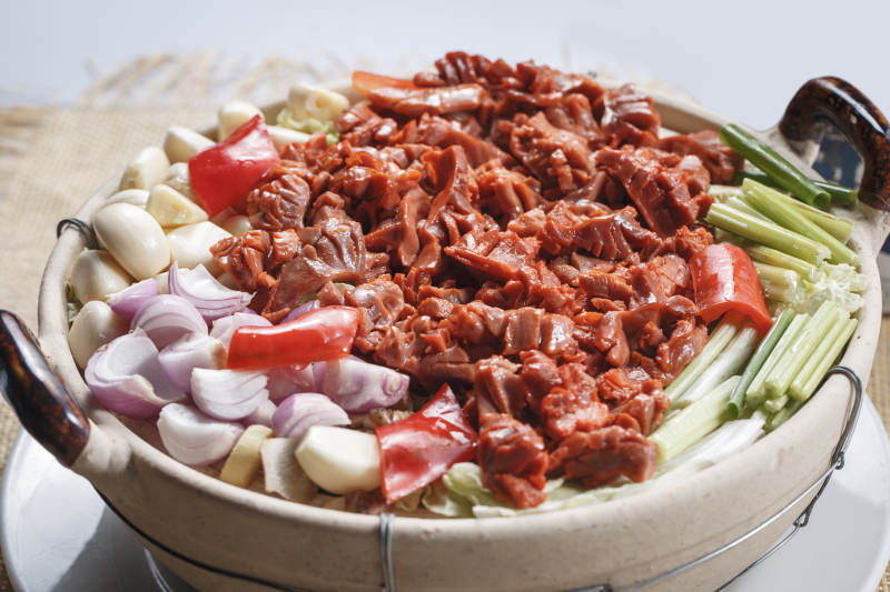 砂鍋蒜子生啫雞胗花