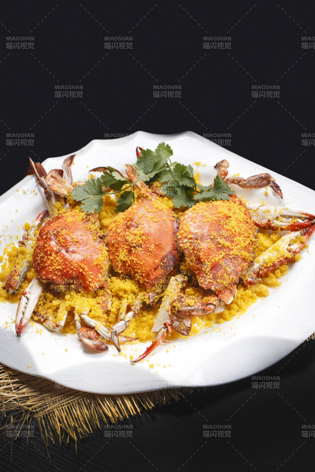 紅燜鮑魚雞翅煨黃面糕