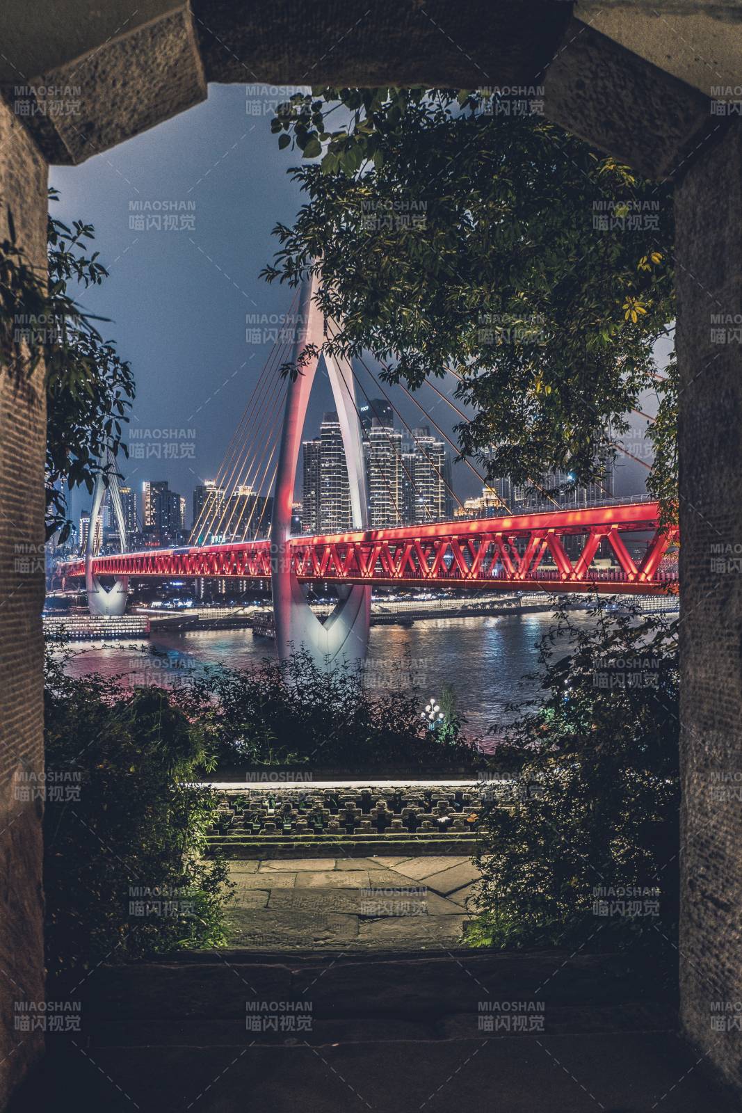 重庆市东水门大桥夜景