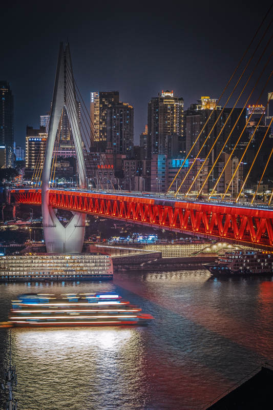 夜幕下的重庆千厮门大桥