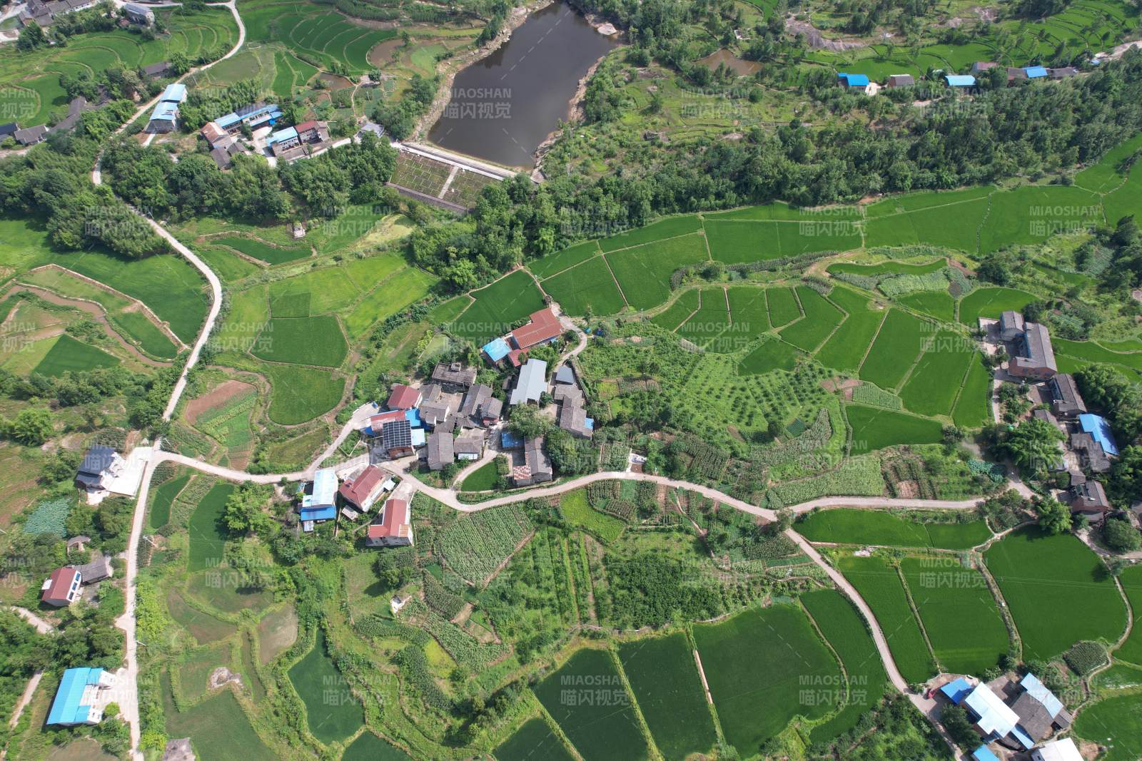 广安区石笋镇白云村田园风光航拍图