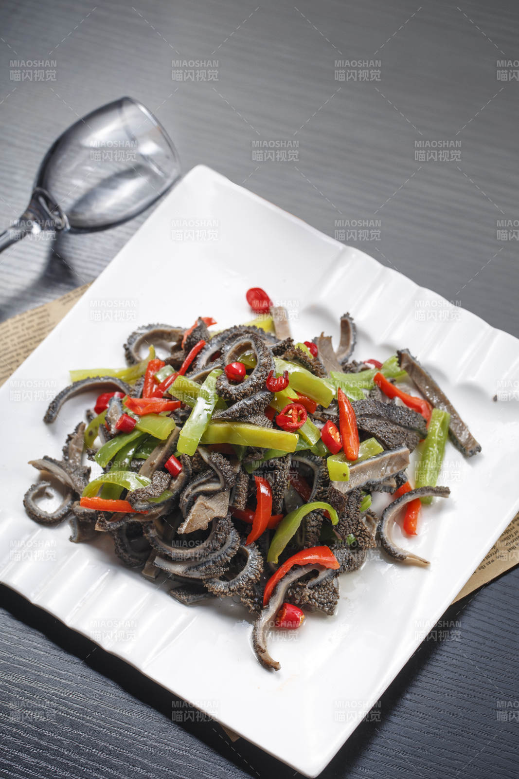 青红椒炒毛肚-摄影图