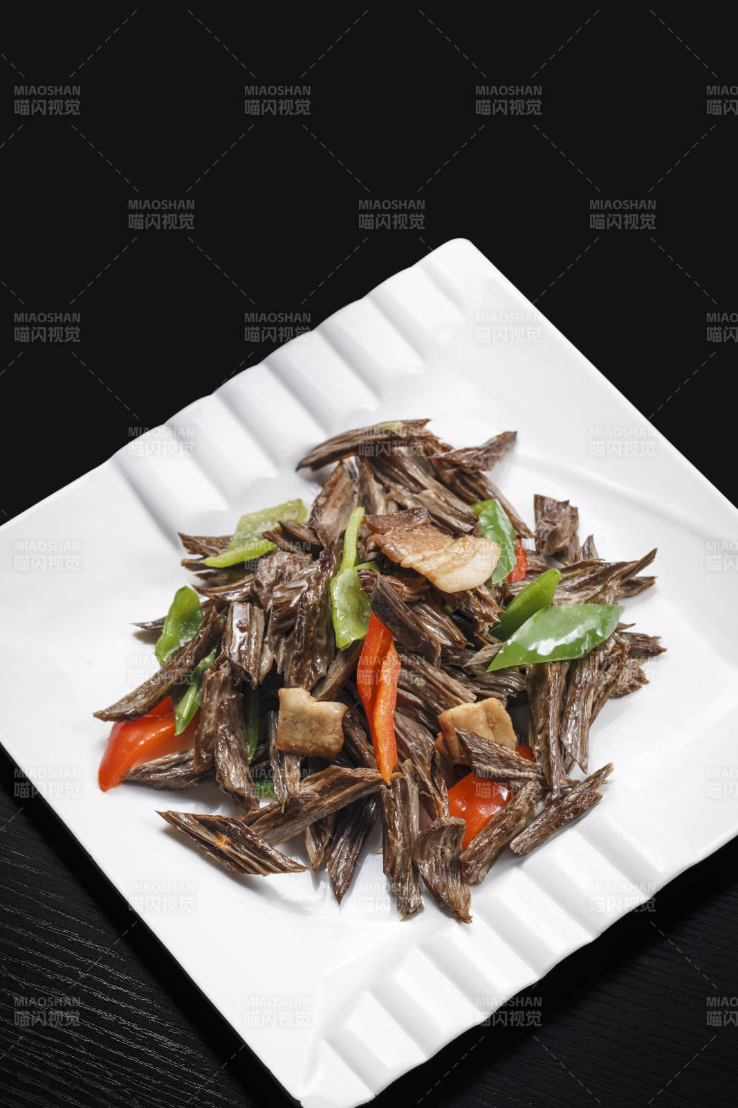 彩椒五花肉炒松蘑