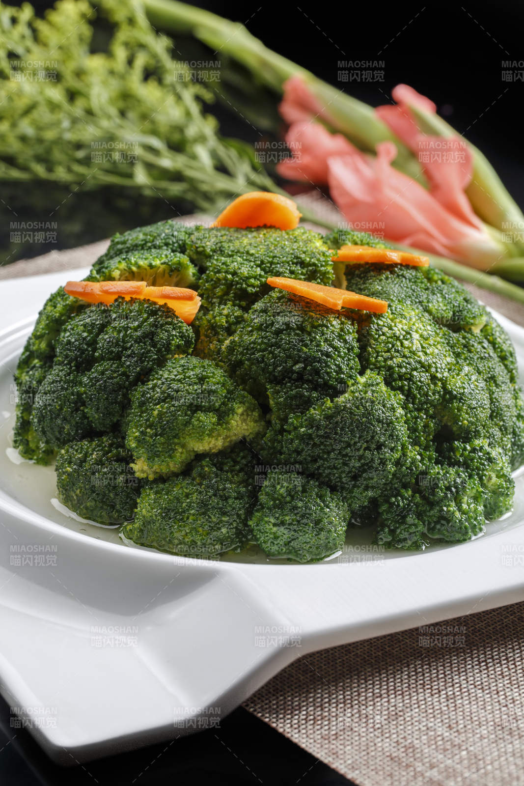 白灼西蓝花-摄影图