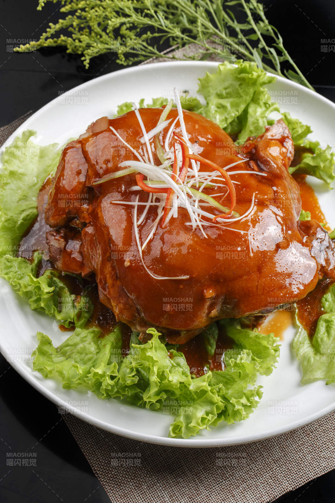 婚宴大菜红扒肘子