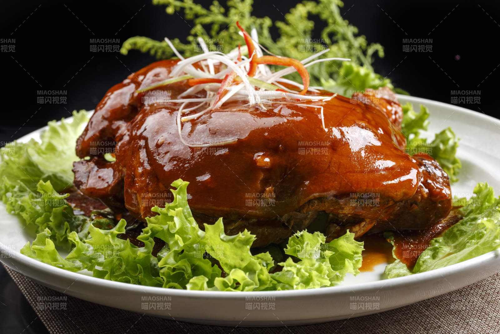 婚宴大菜红扒肘子