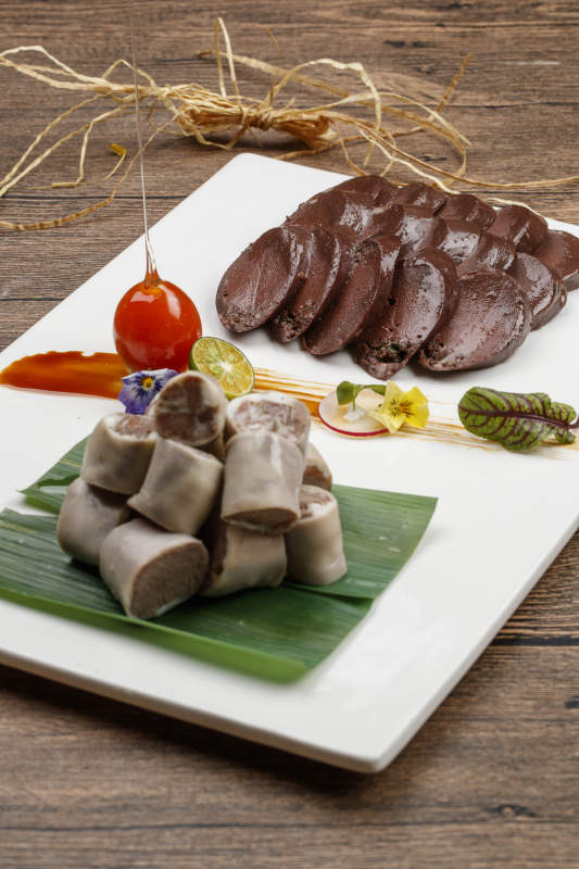 蒙餐红白肠血拼