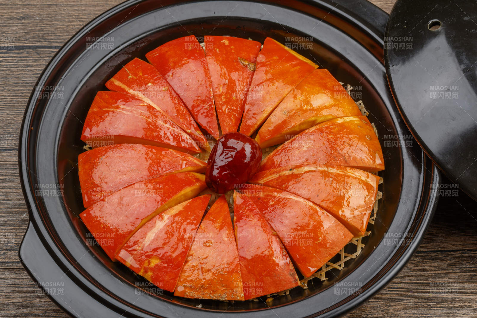 蜜枣砂锅焗金瓜