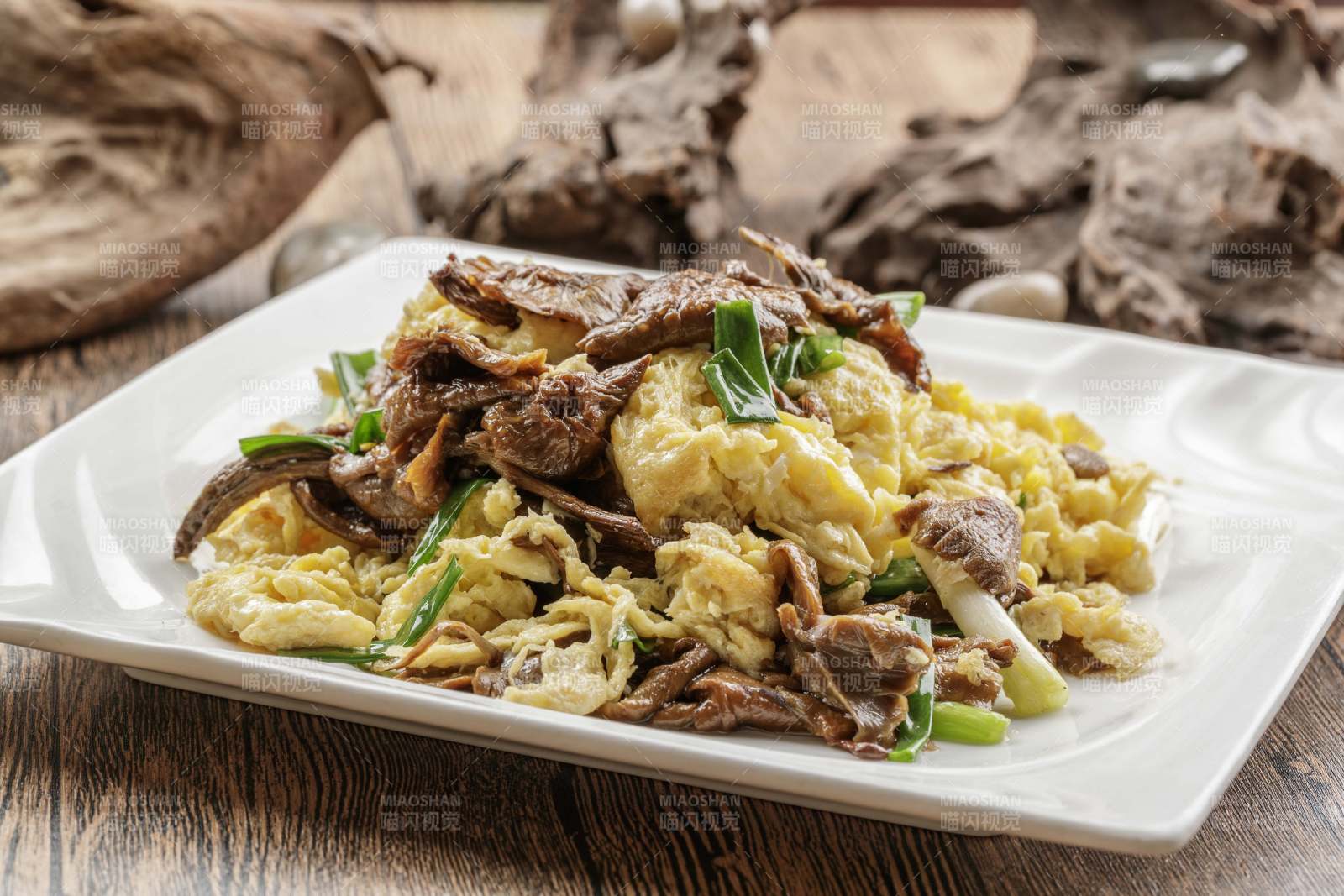 蒜薹山珍菌炒雞蛋