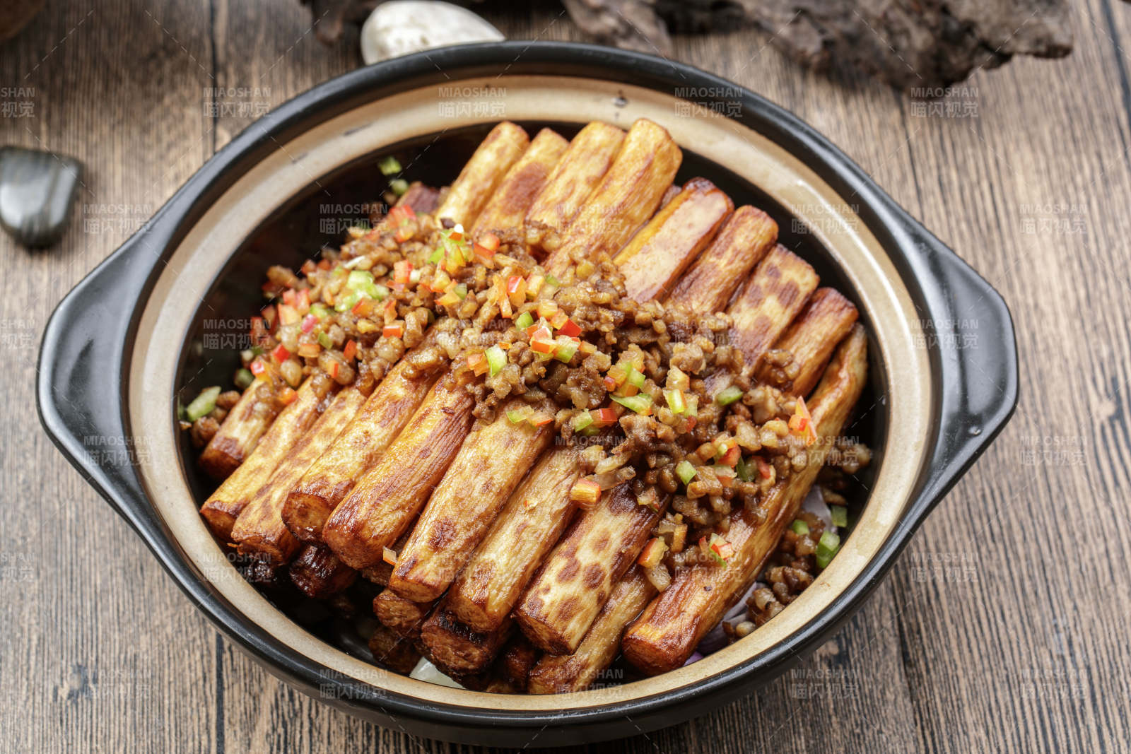 奶香浓汤大虾仁-摄影图