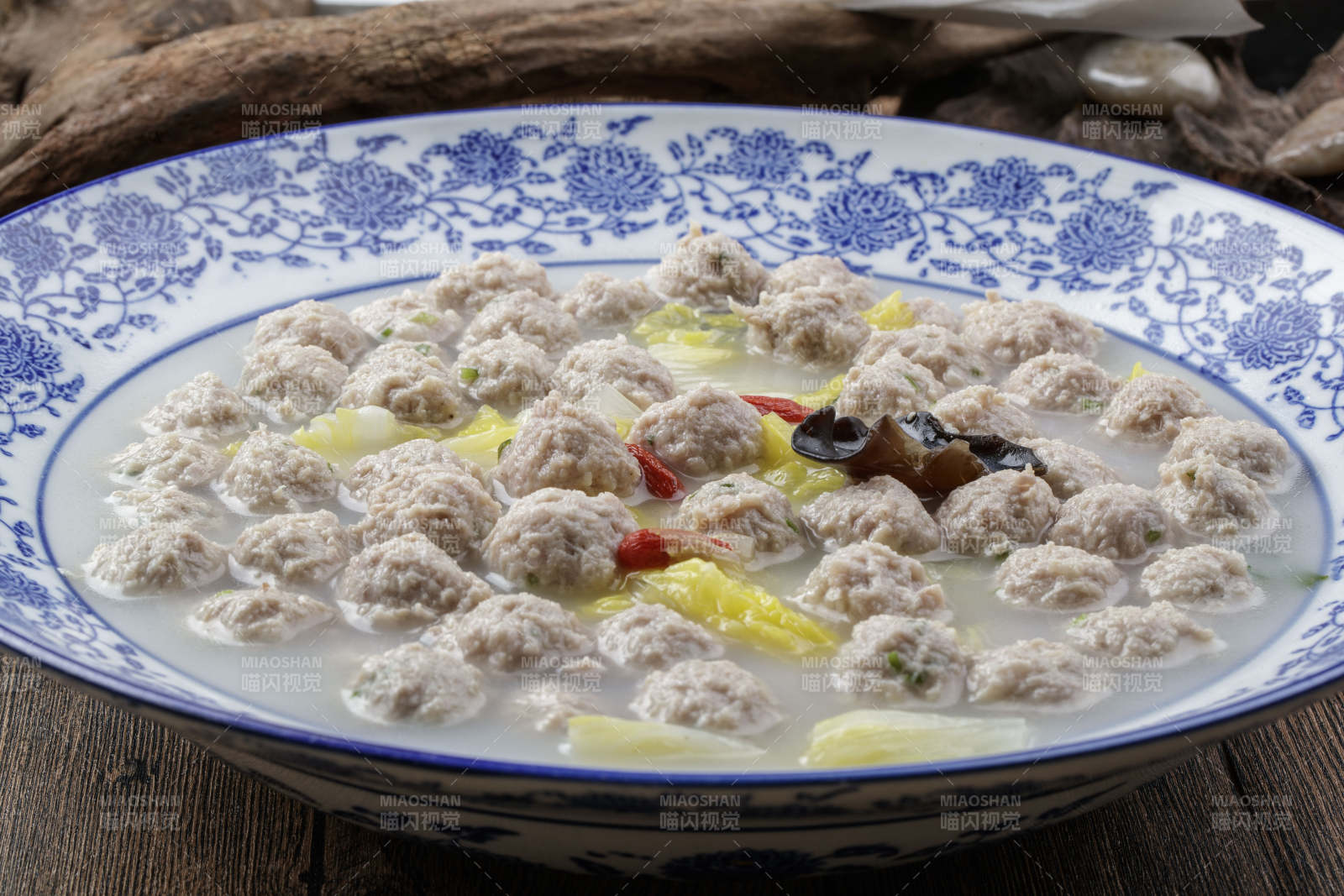 砂锅牛肉粒焗长山药