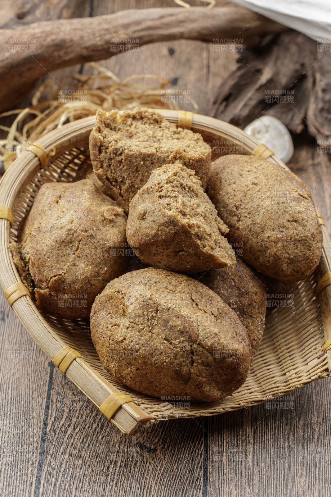 川椒丝牛仔粒-摄影图