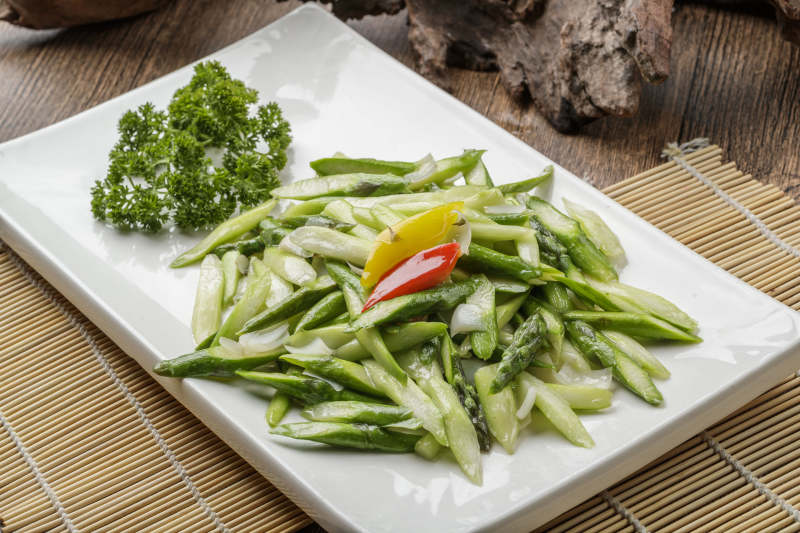清炒鲜芦笋