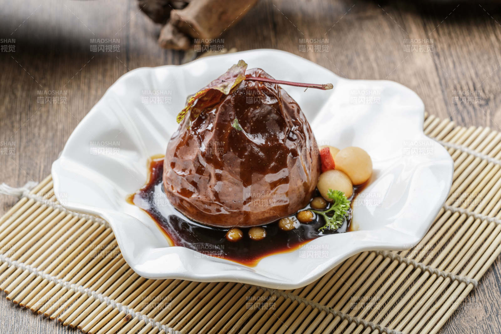 糖浆炖雪梨图片