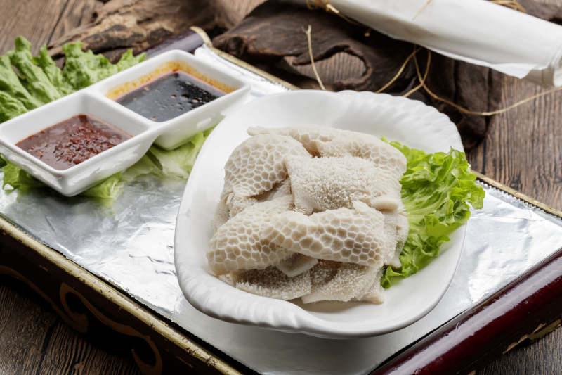木质托盘装的科尔沁水煮羊肚