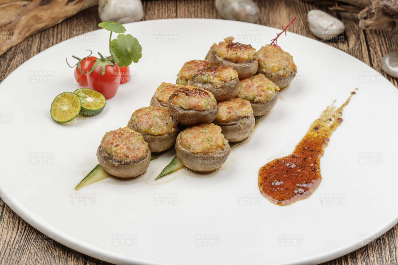 肉糜香煎酿口蘑-摄影图