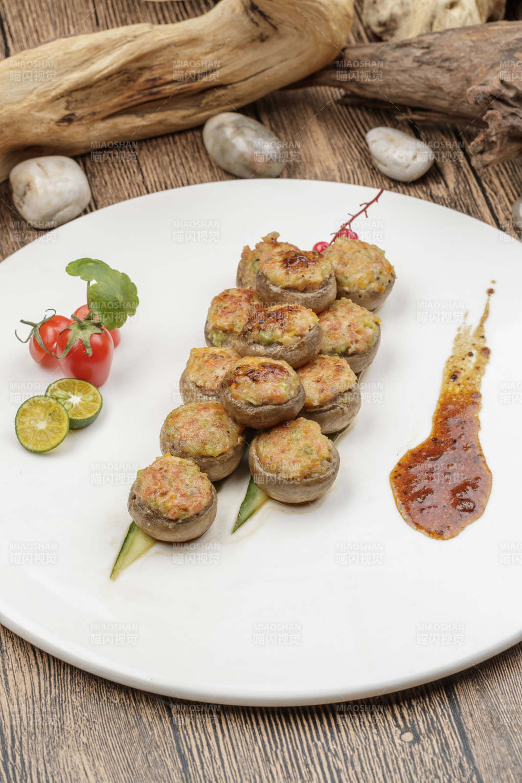 肉糜香煎酿口蘑-摄影图