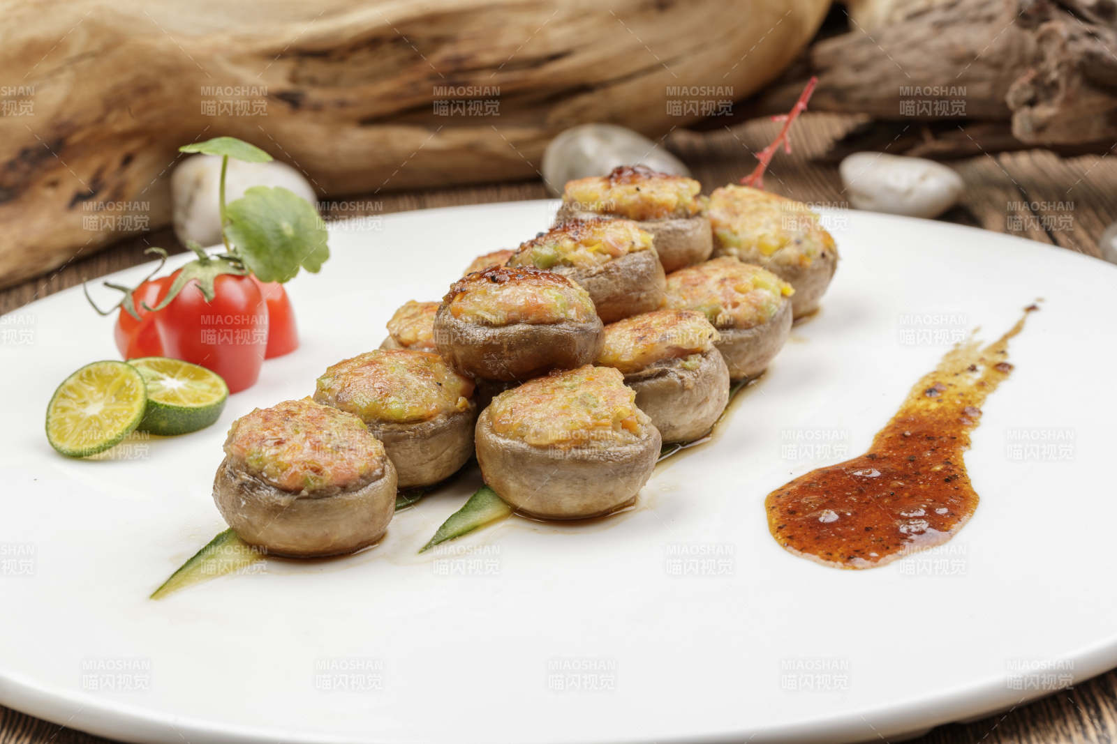 肉糜香煎酿口蘑-摄影图