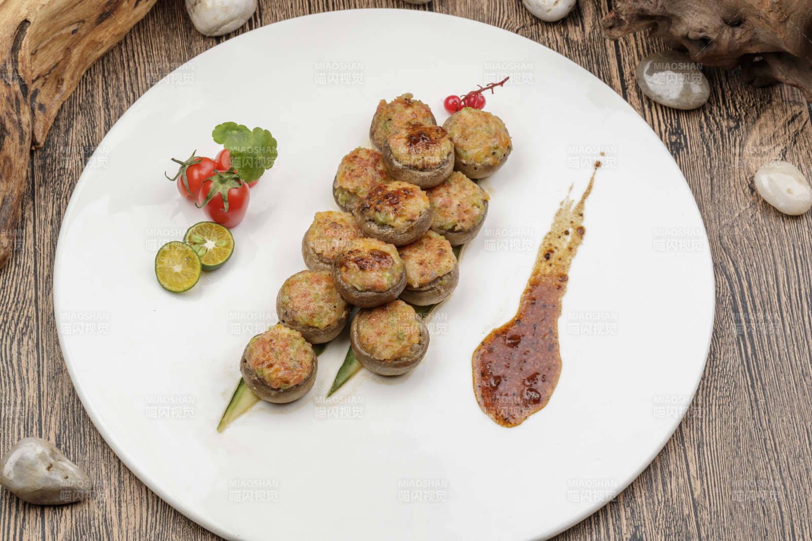 肉糜香煎酿口蘑-摄影图