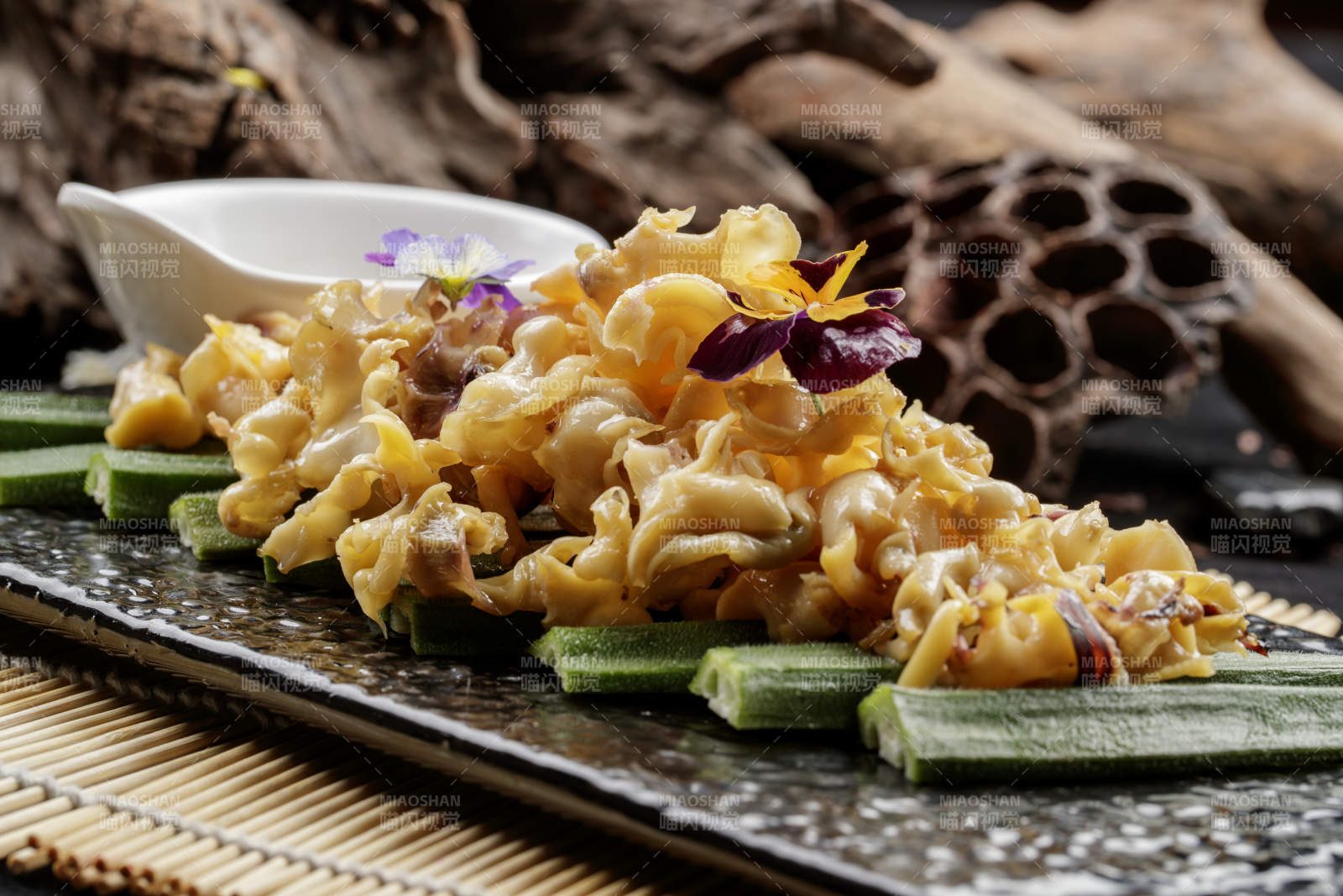 黑色石盤裝的溫拌螺頭